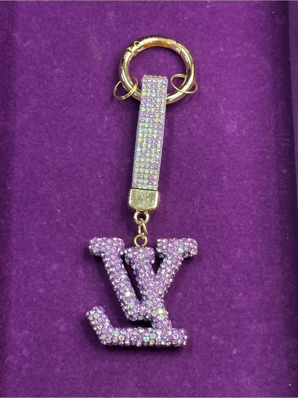 Interlocking design bling bag charm keyring 🐥